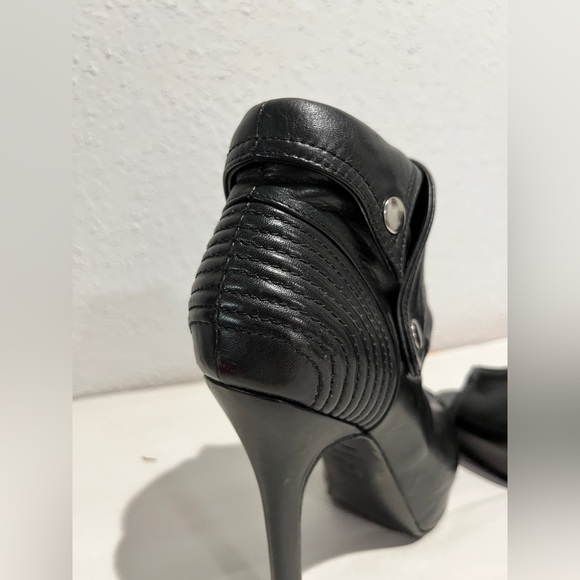 🔥Alexander McQueen 6 Stilettos moto jacket style shoes! Preloved by me🔥 - Picture 12 of 16